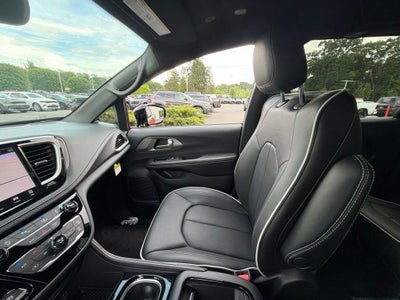 2027 Chrysler Pacifica Limited