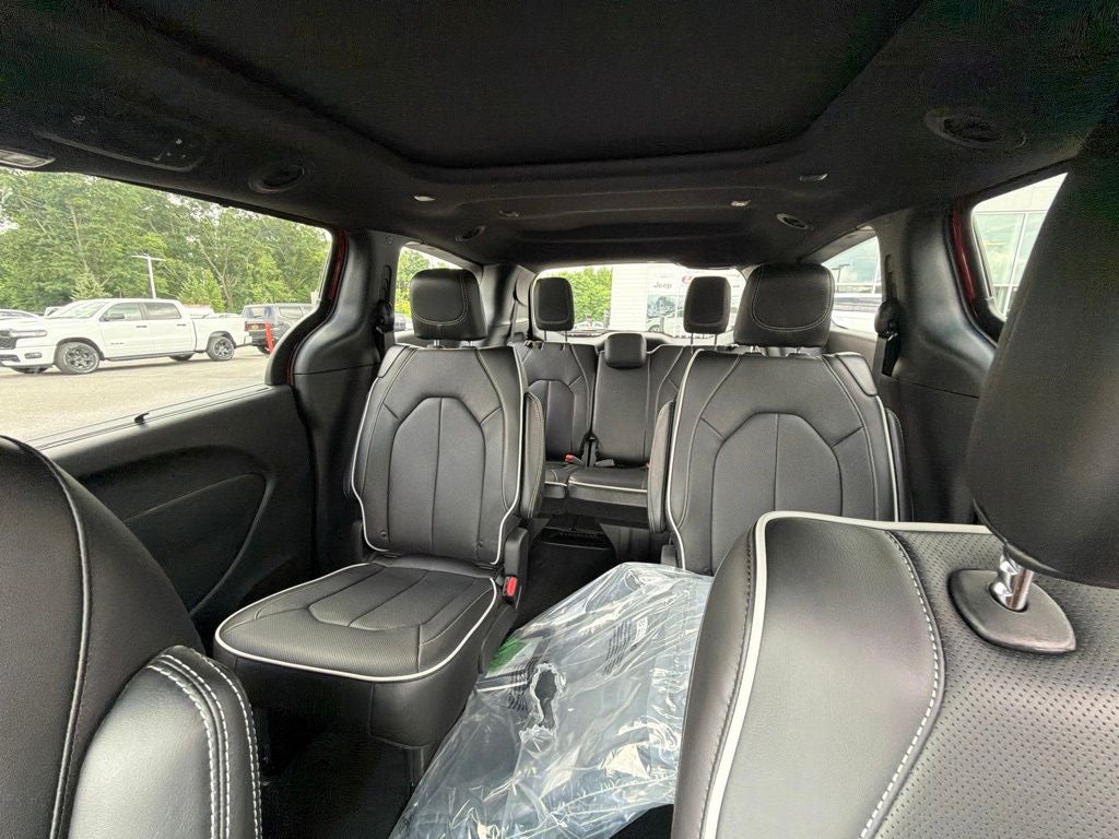 2027 Chrysler Pacifica Limited