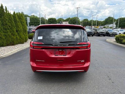 2027 Chrysler Pacifica Limited