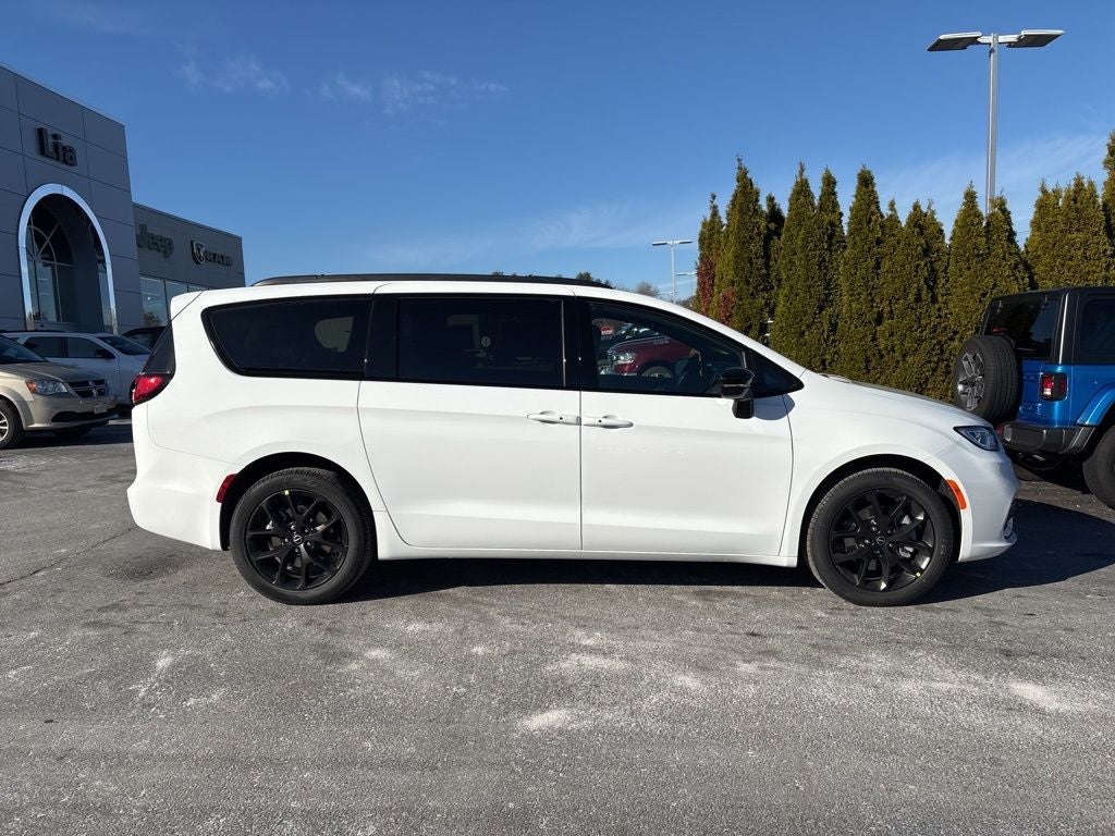 2026 Chrysler Pacifica Limited