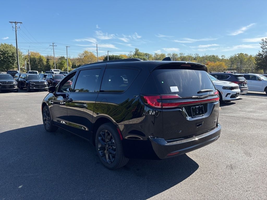 2026 Chrysler Pacifica Limited