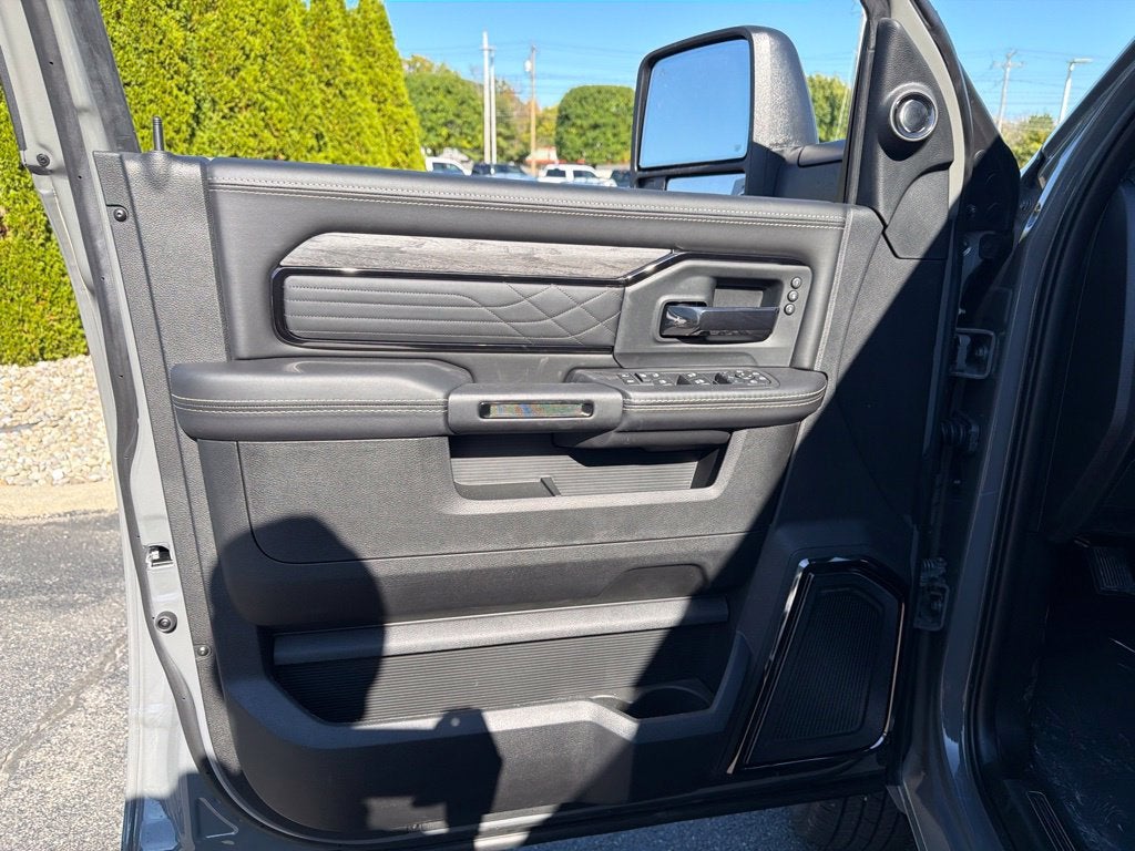 2027 RAM 3500 Limited