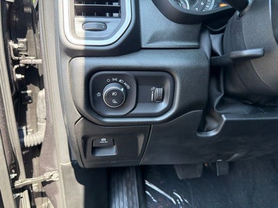 2026 RAM 1500 Express 4D Crew Cab