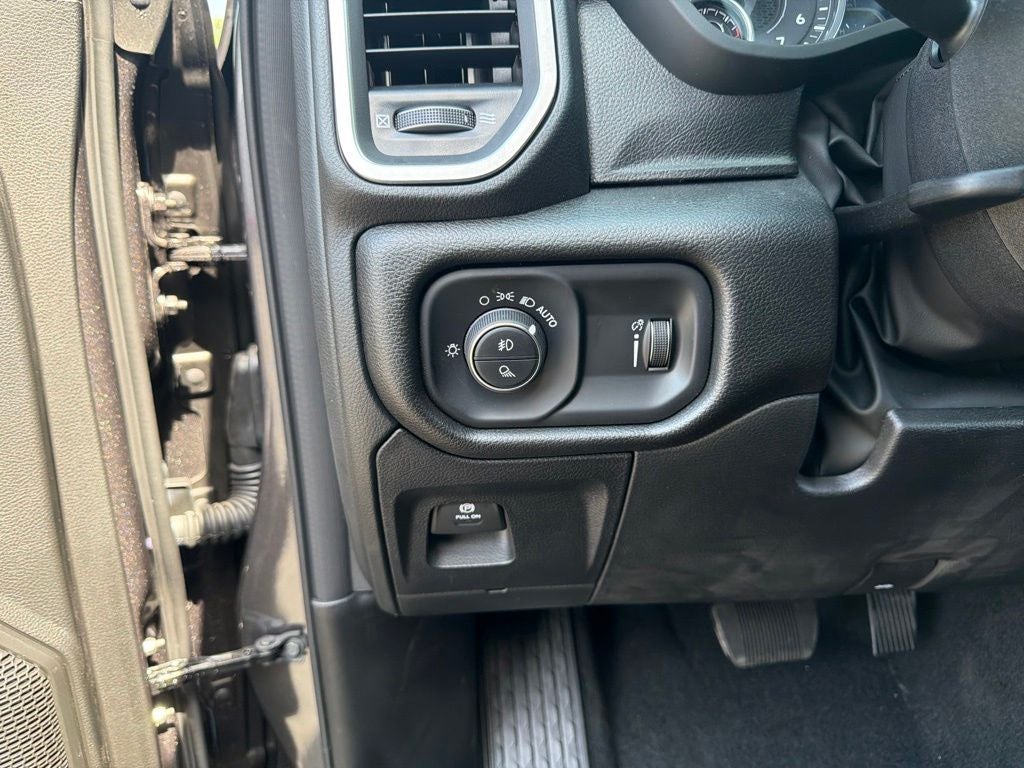 2026 RAM 1500 Express 4D Crew Cab