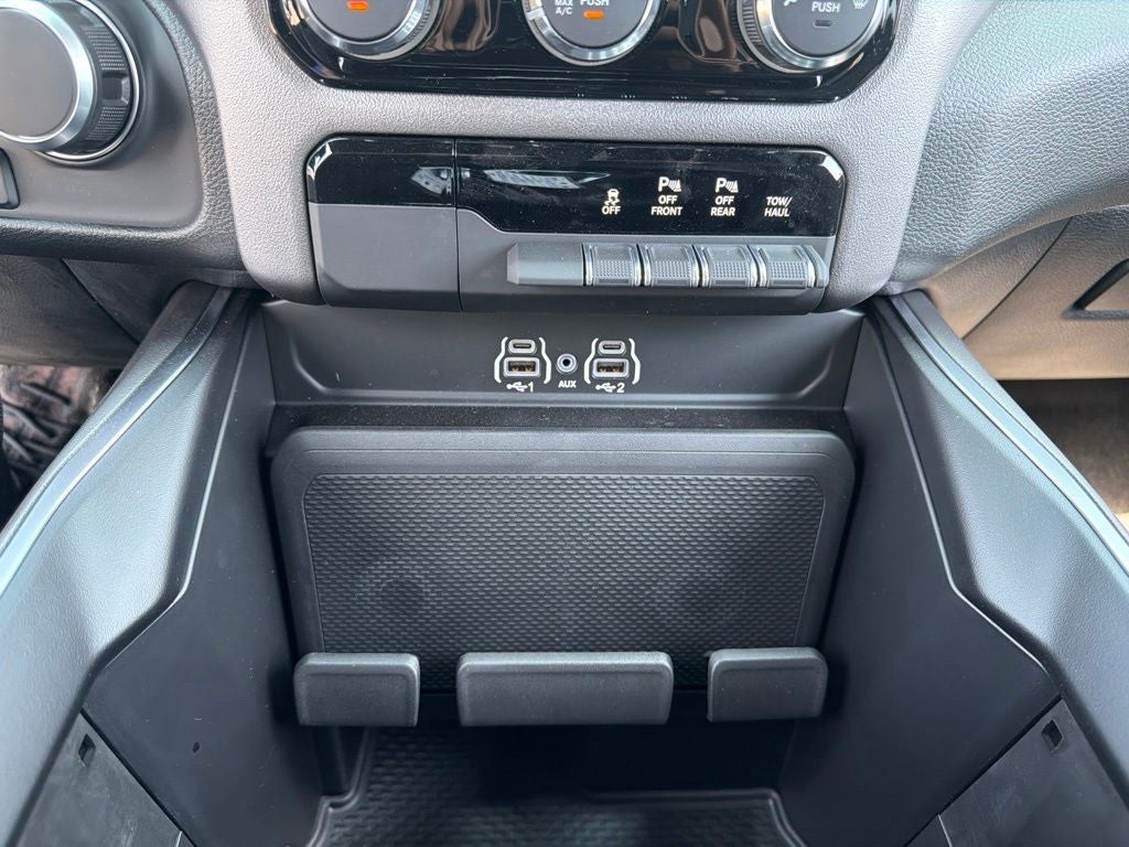2026 RAM 1500 Express 4D Crew Cab