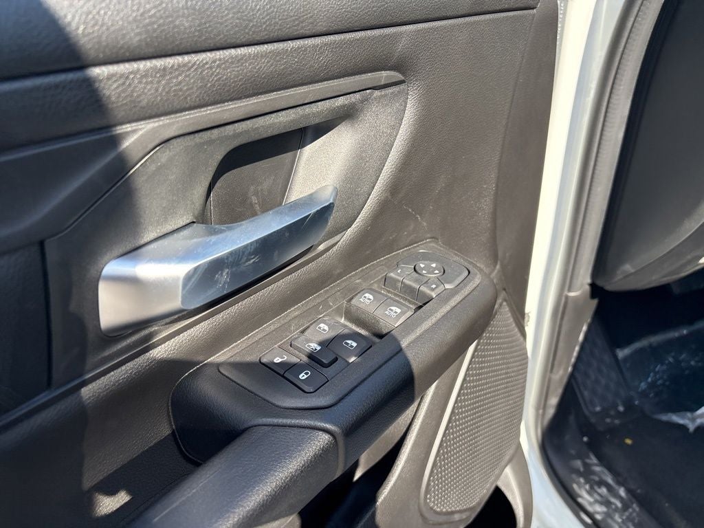 2026 RAM 1500 Express 4D Crew Cab