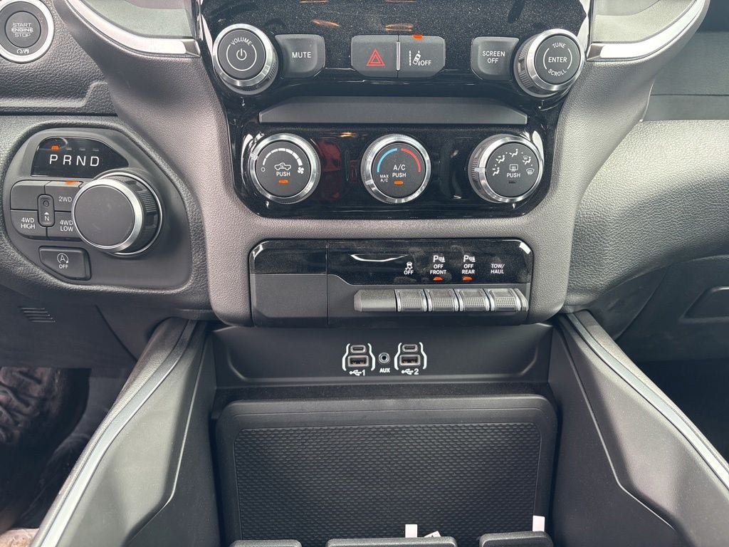 2026 RAM 1500 Express 4D Crew Cab