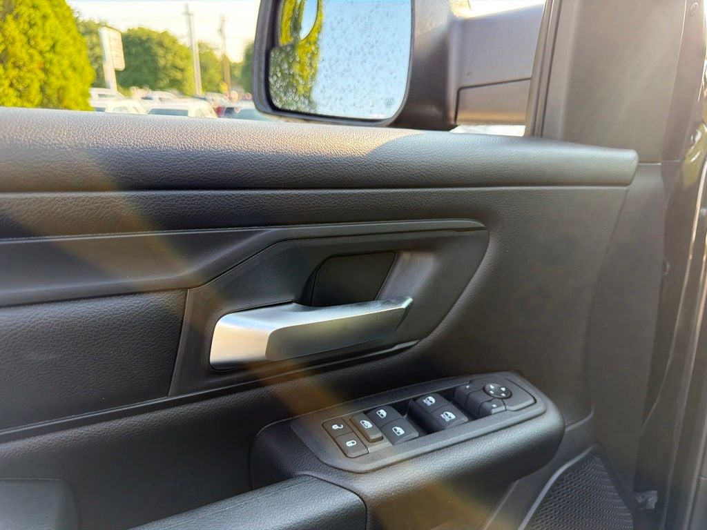2026 RAM 1500 Express 4D Crew Cab