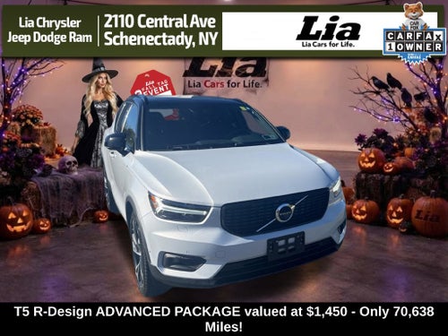 2022 Volvo XC40 R-Design