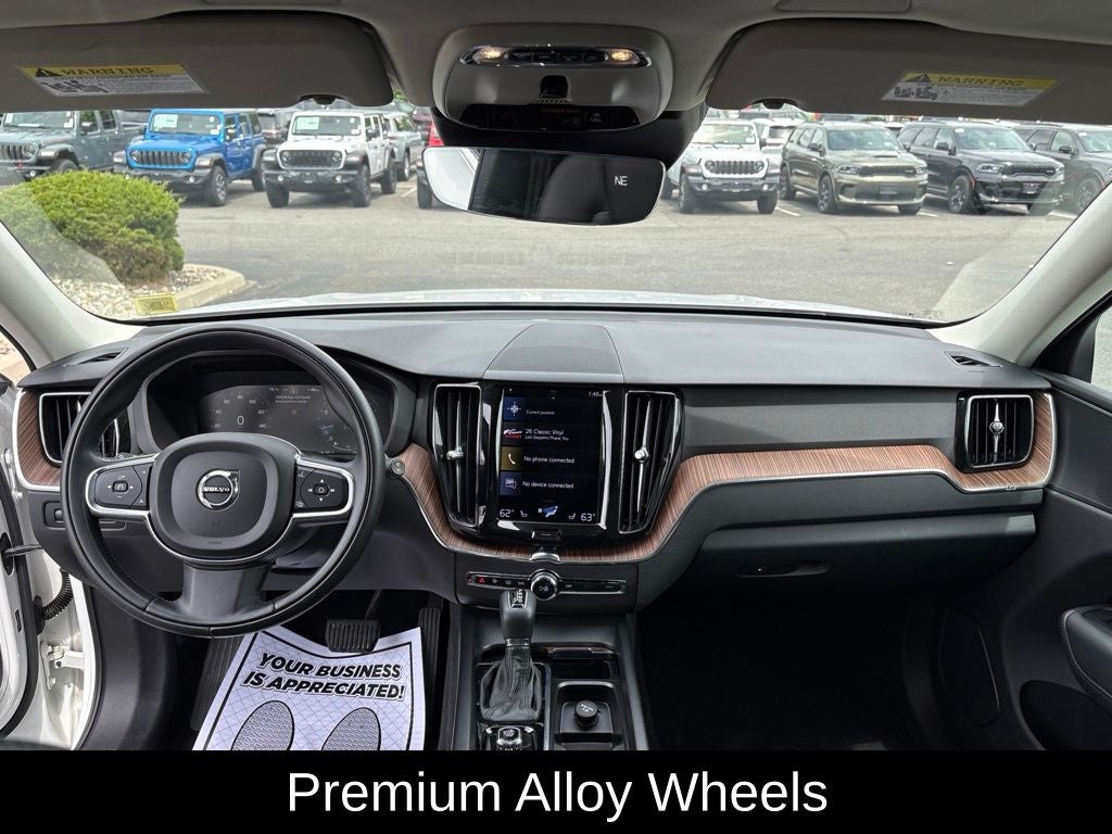 2021 Volvo XC60 T6 Momentum
