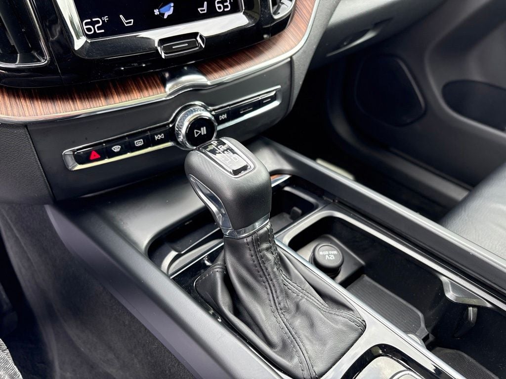 2021 Volvo XC60 T6 Momentum