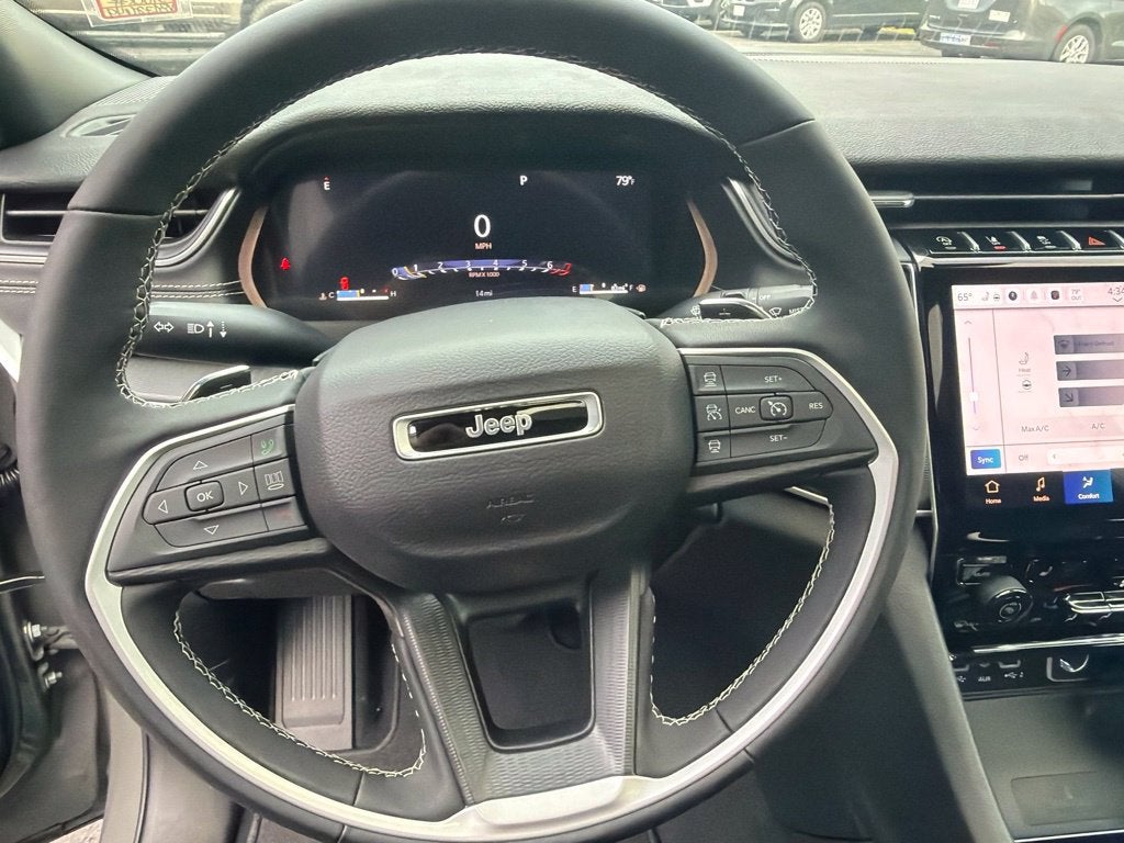 2027 Jeep Grand Cherokee Laredo X