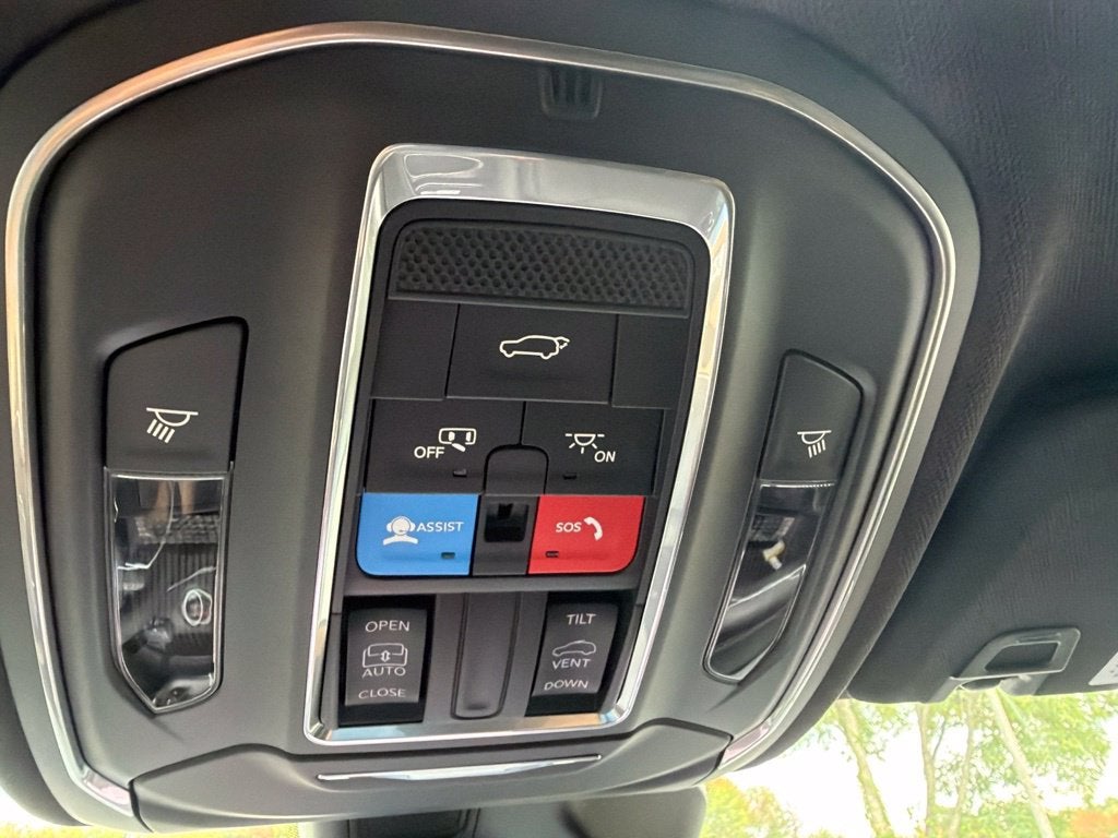 2027 Jeep Grand Cherokee Laredo X