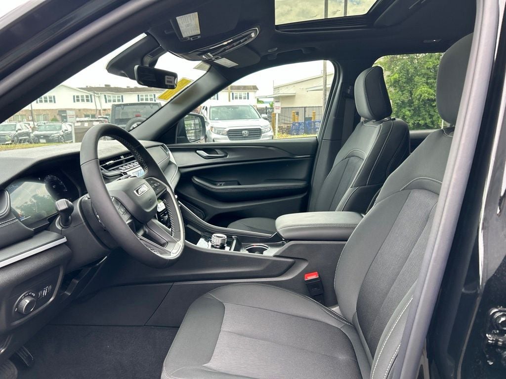 2026 Jeep Grand Cherokee Laredo X