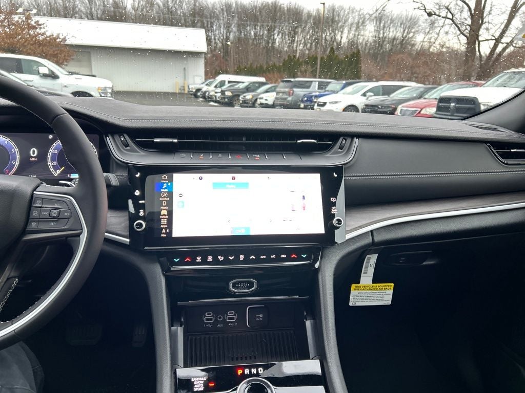 2026 Jeep Grand Cherokee Laredo