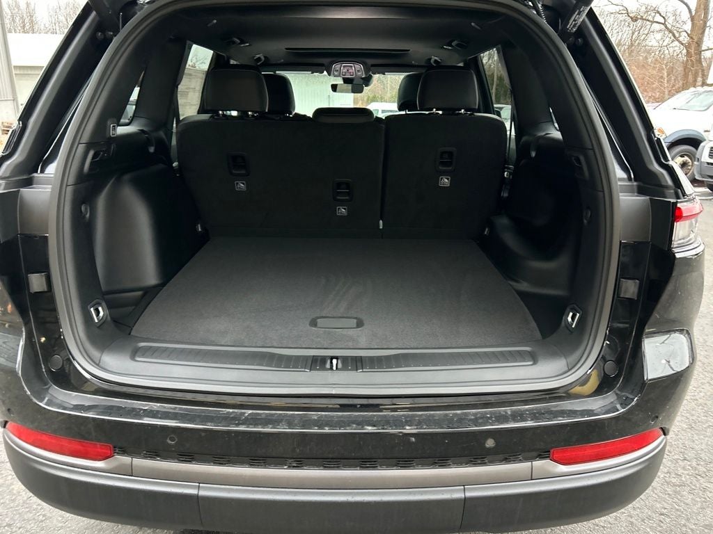 2026 Jeep Grand Cherokee Laredo