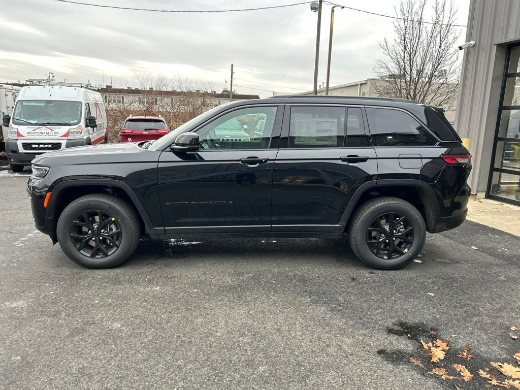 2026 Jeep Grand Cherokee Laredo