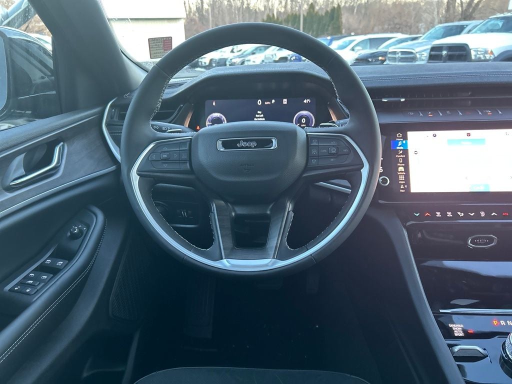 2026 Jeep Grand Cherokee Laredo