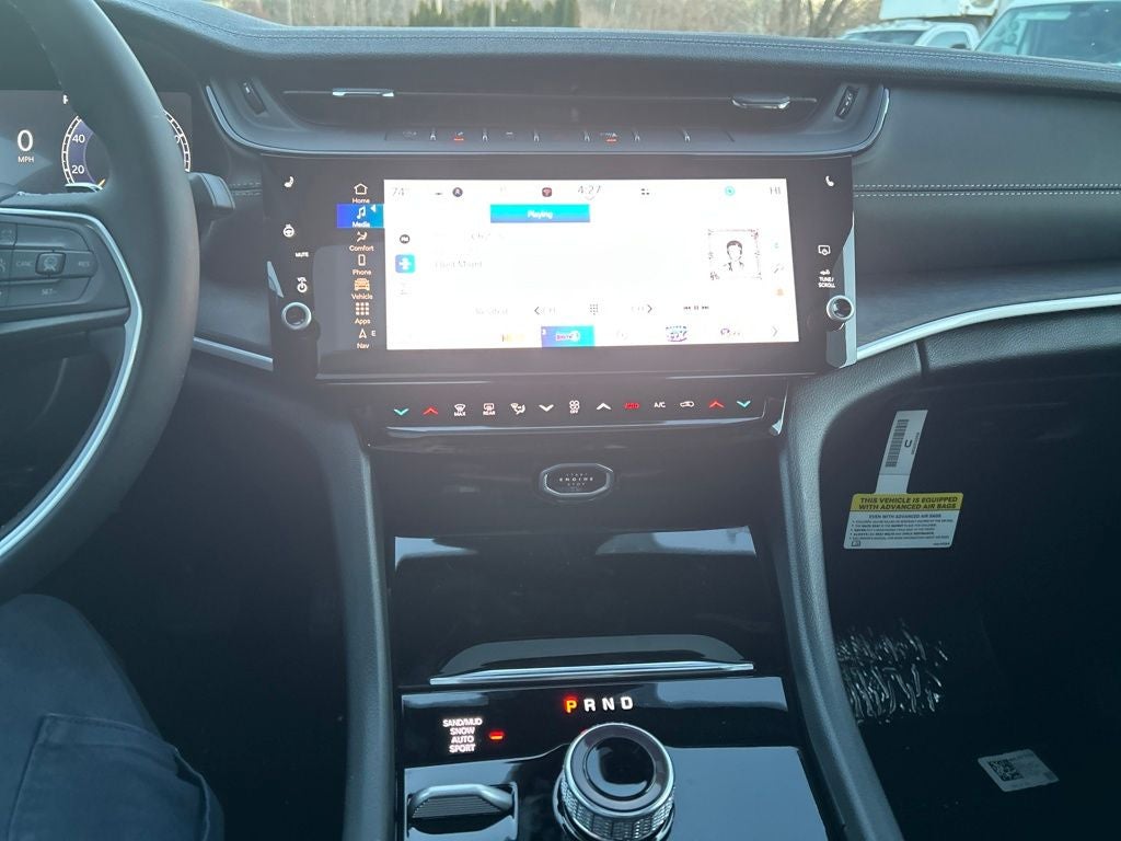 2026 Jeep Grand Cherokee Laredo