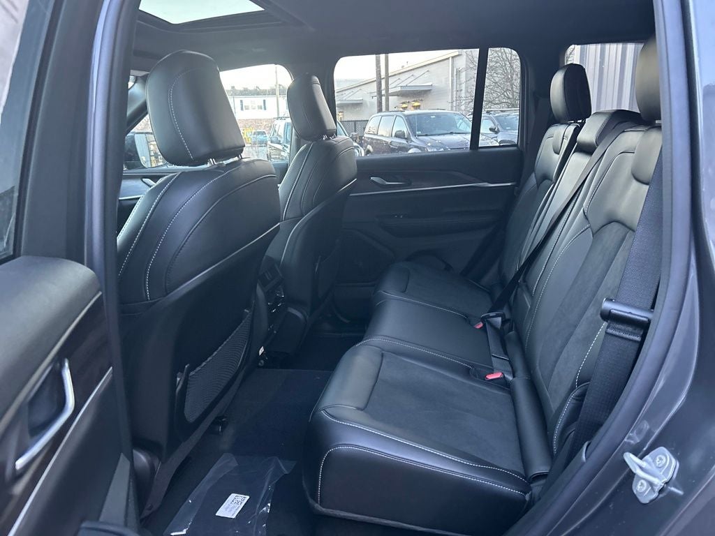 2026 Jeep Grand Cherokee Laredo