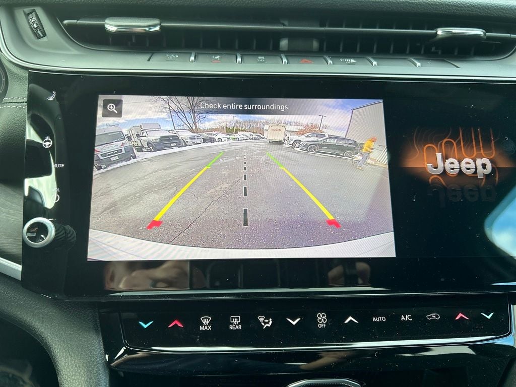 2026 Jeep Grand Cherokee Laredo