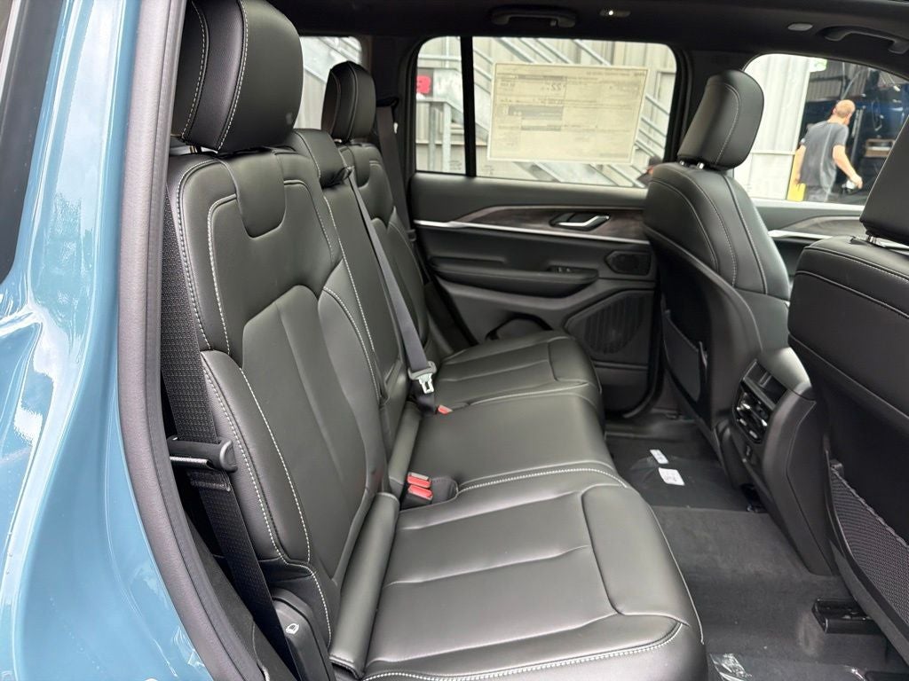 2027 Jeep Grand Cherokee Limited
