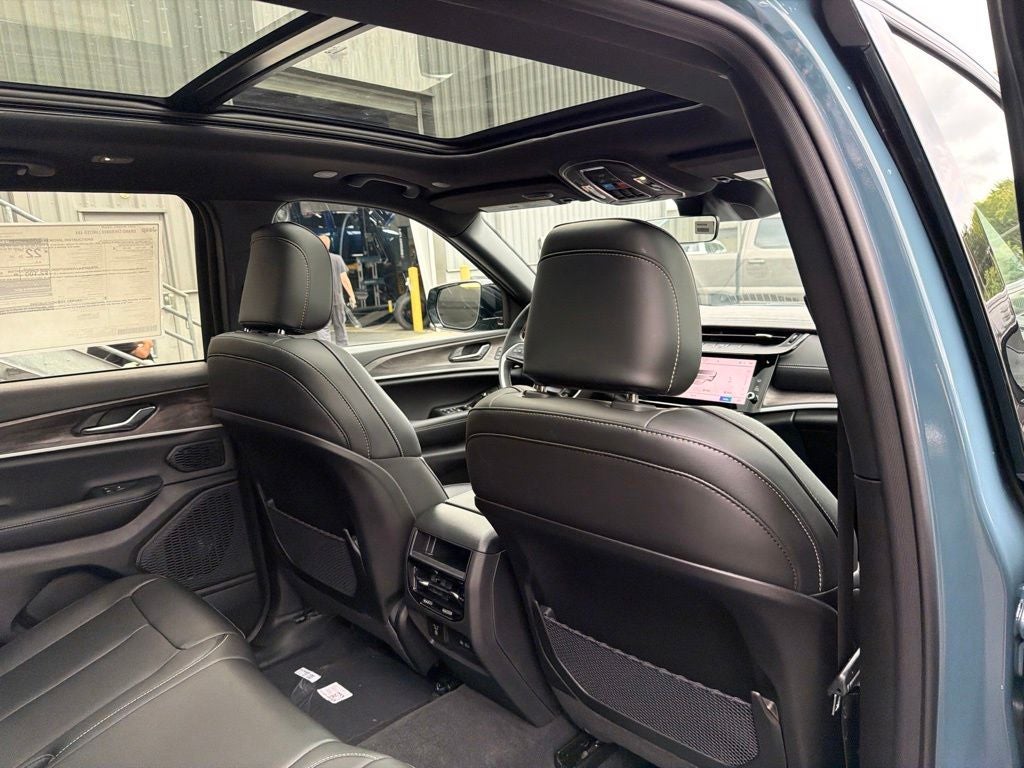 2027 Jeep Grand Cherokee Limited