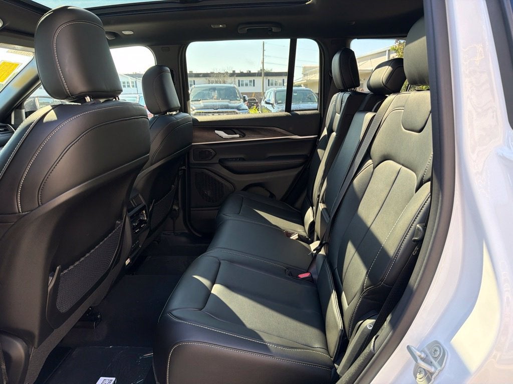 2027 Jeep Grand Cherokee Limited