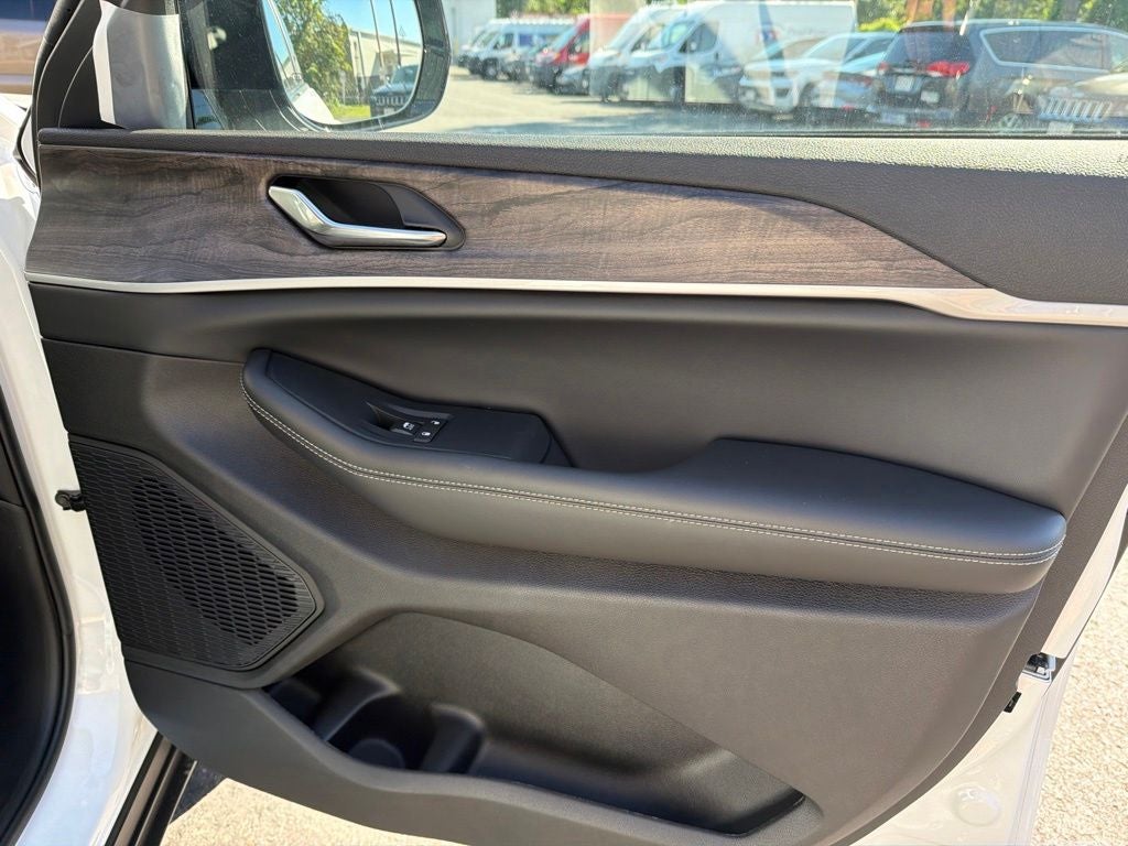 2027 Jeep Grand Cherokee Limited