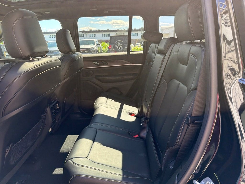 2027 Jeep Grand Cherokee Limited