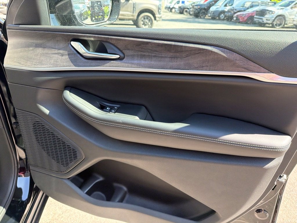 2027 Jeep Grand Cherokee Limited
