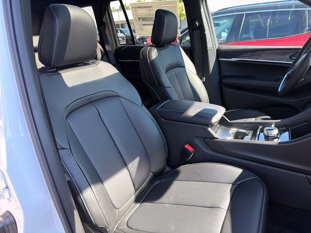 2027 Jeep Grand Cherokee Limited