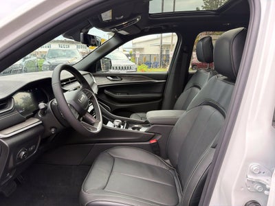 2027 Jeep Grand Cherokee Limited Reserve