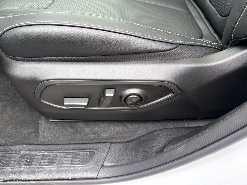 2027 Jeep Grand Cherokee Limited Reserve