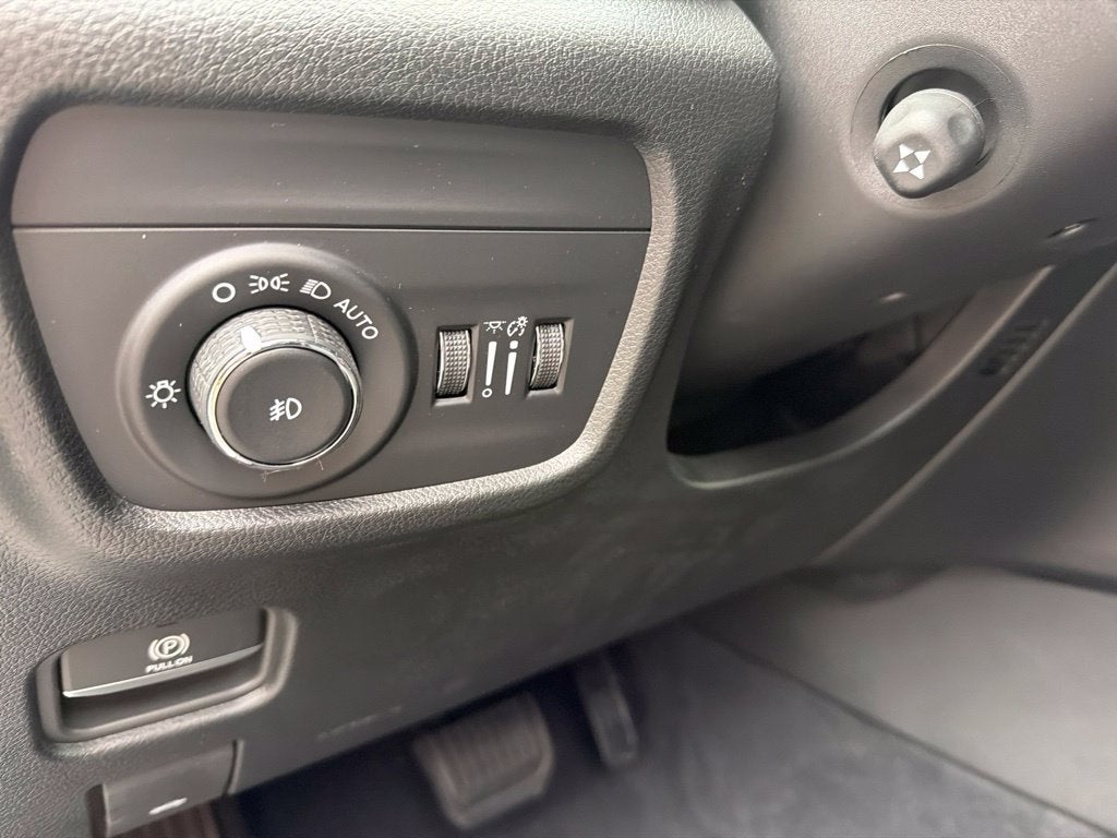 2027 Jeep Grand Cherokee Limited Reserve