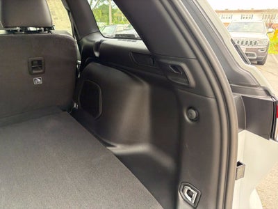 2027 Jeep Grand Cherokee Limited Reserve