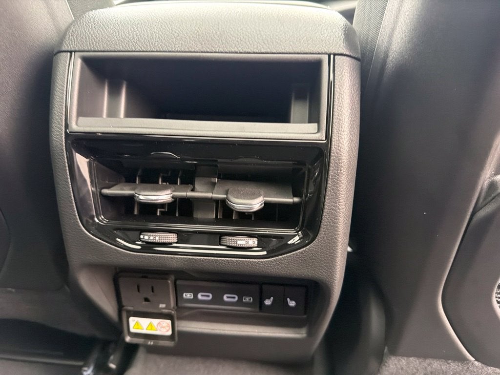 2027 Jeep Grand Cherokee Limited Reserve