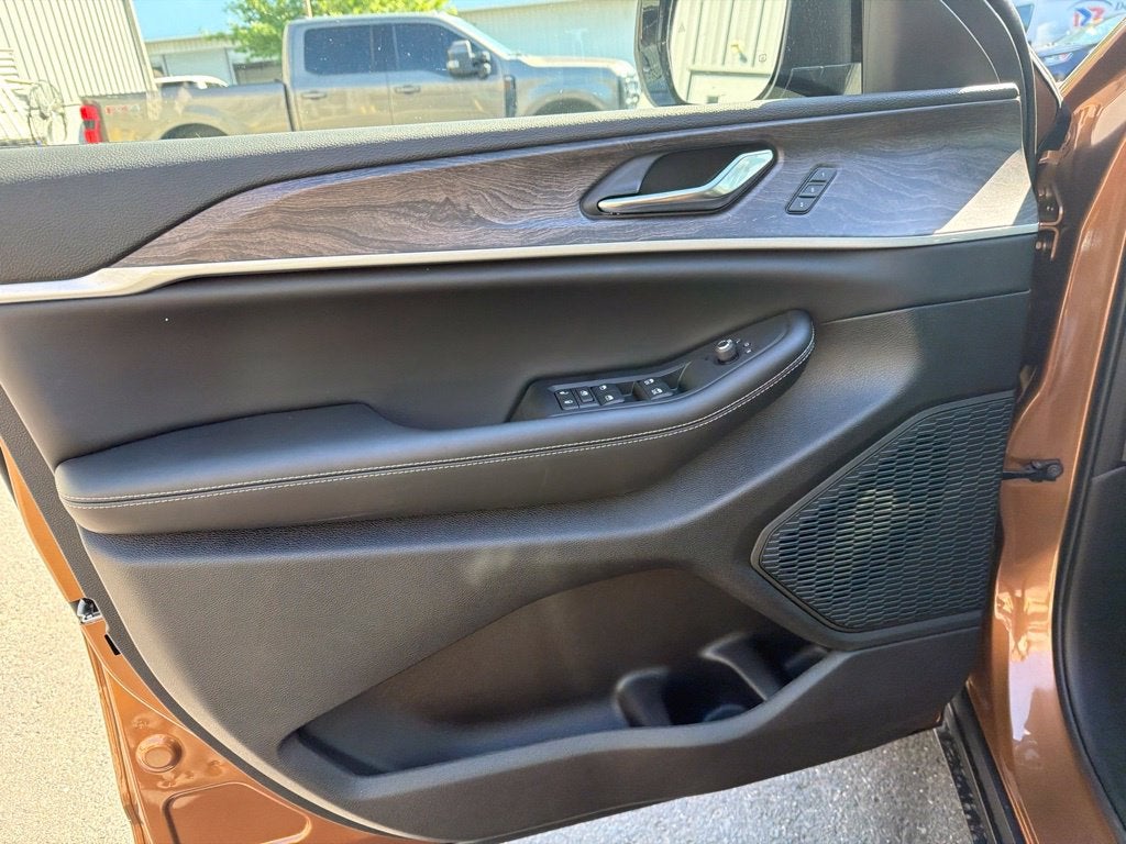 2027 Jeep Grand Cherokee Limited