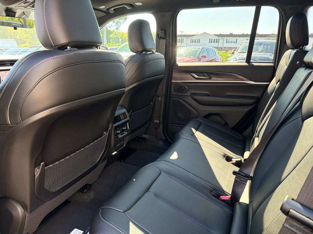 2027 Jeep Grand Cherokee Limited