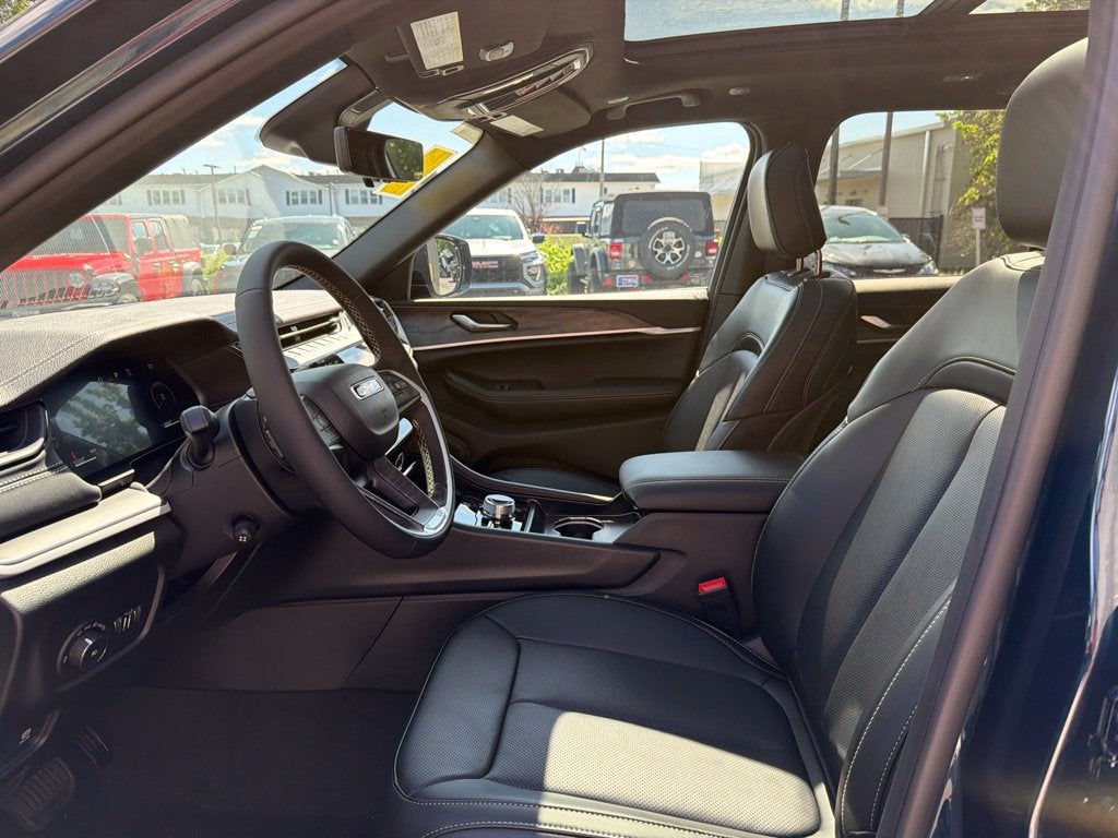2027 Jeep Grand Cherokee Limited