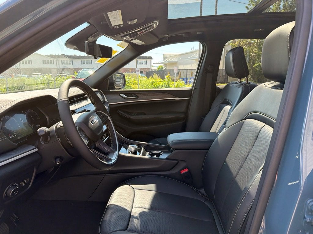 2027 Jeep Grand Cherokee Limited
