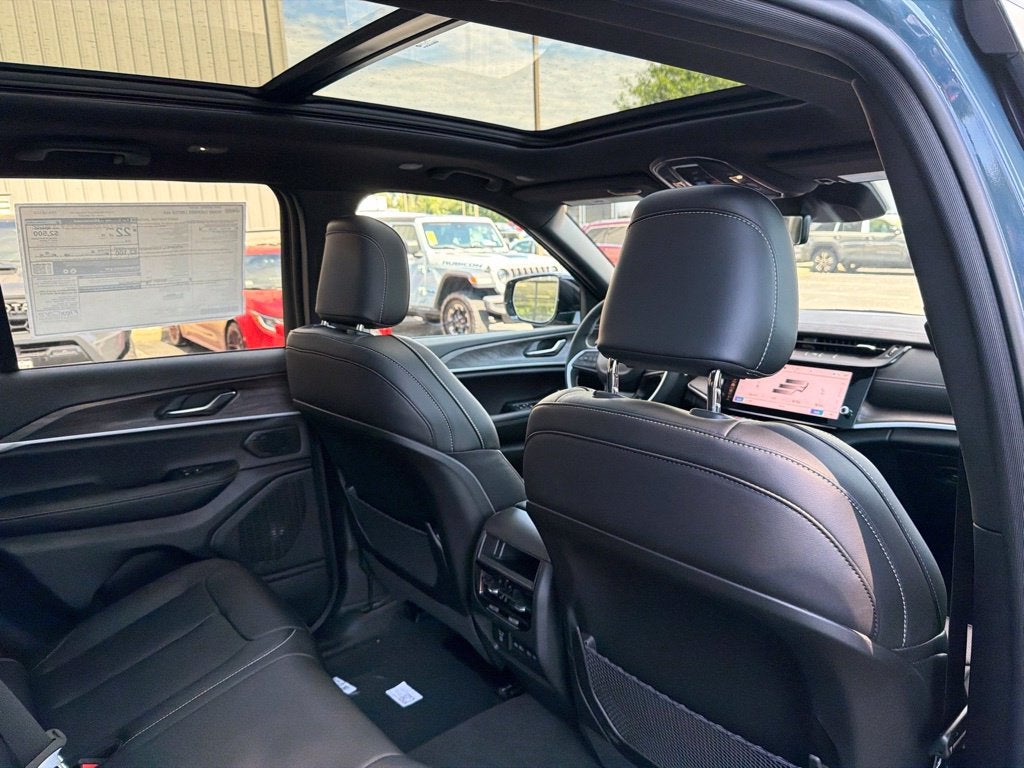 2027 Jeep Grand Cherokee Limited