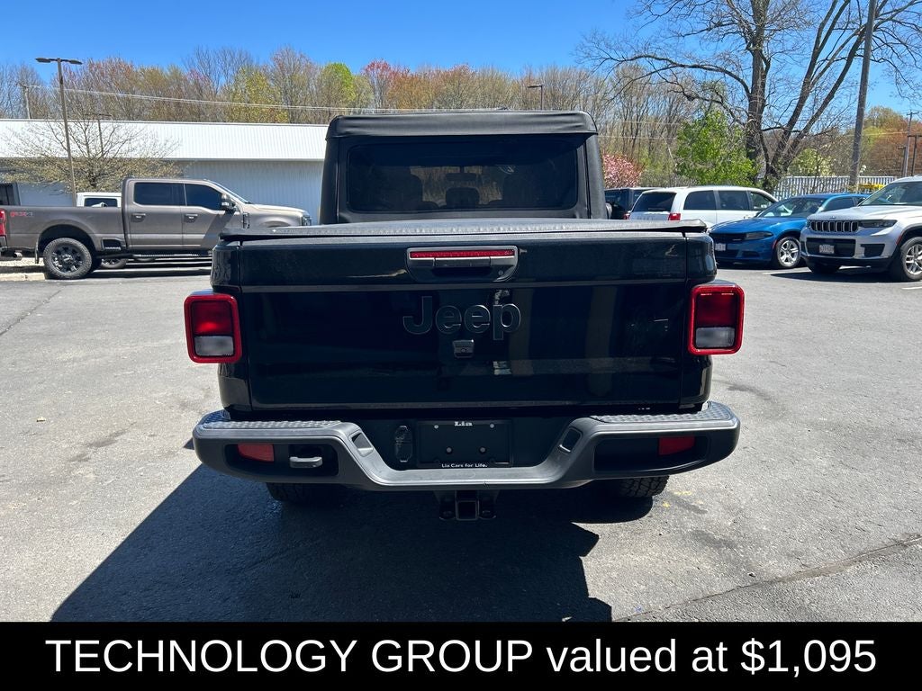 2022 Jeep Gladiator Willys