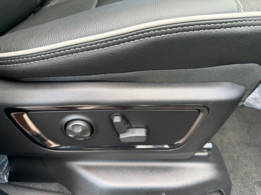 2027 RAM 1500 Limited
