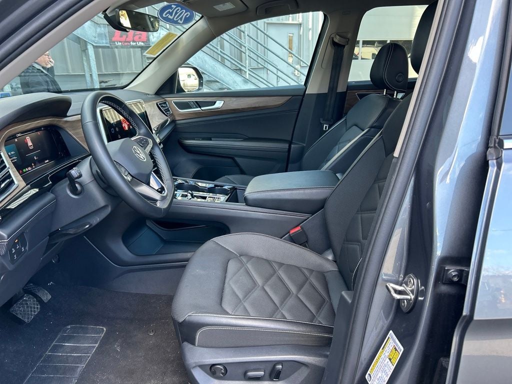 2025 Volkswagen Atlas 2.0T SE w/Technology