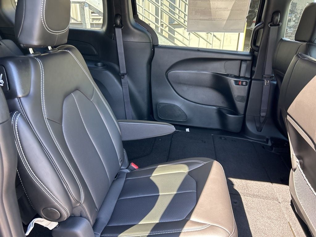 2026 Chrysler Voyager LX