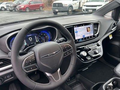 2026 Chrysler Voyager LX