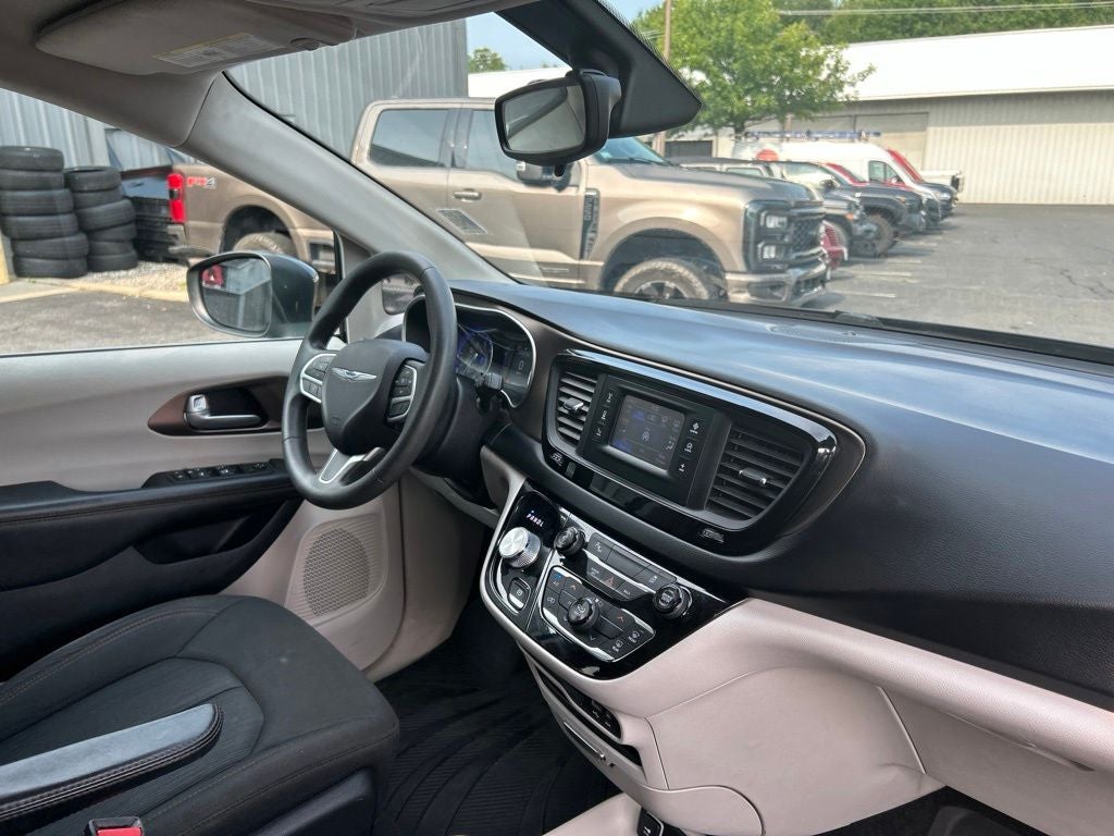 2017 Chrysler Pacifica Touring