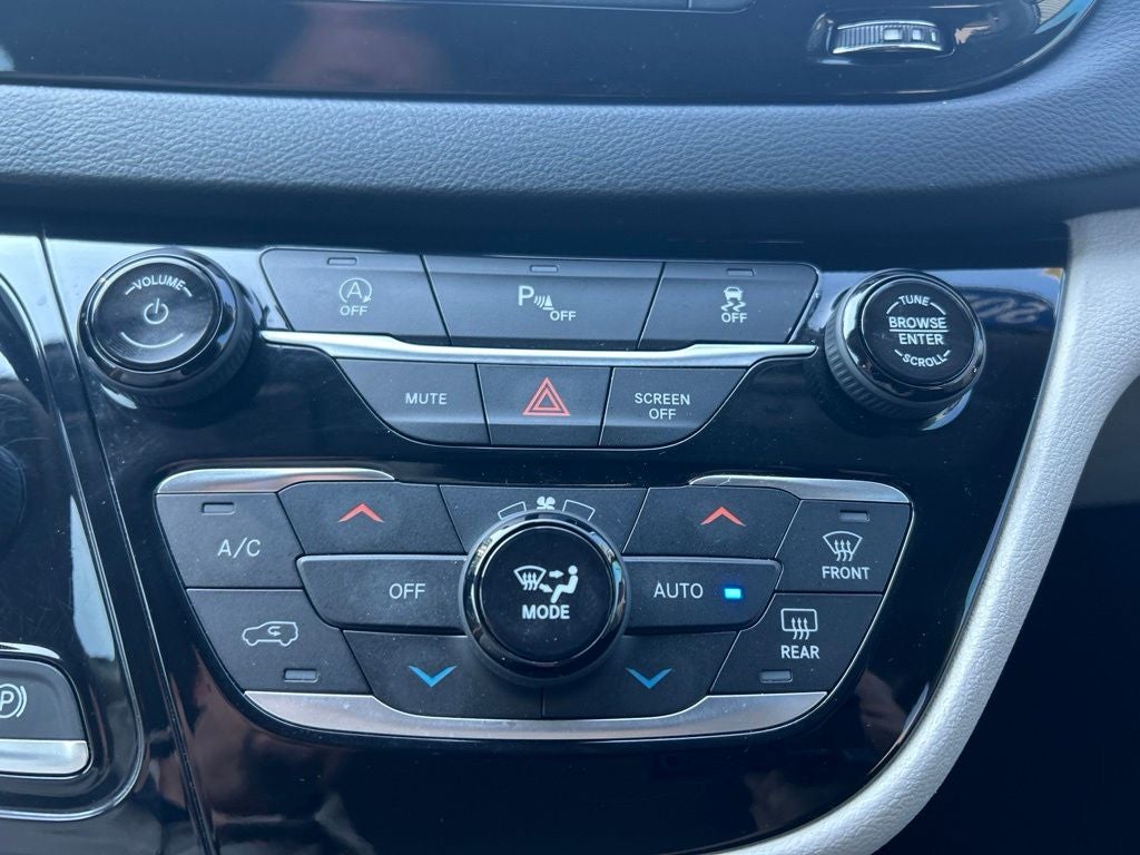 2020 Chrysler Pacifica Touring
