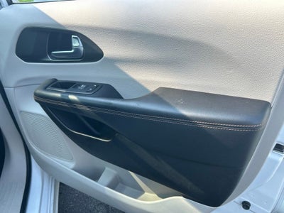 2020 Chrysler Pacifica Touring